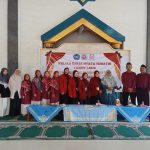 Foto Bersama Kepala MAMTAQ, dewan guru, Dosen Pembimbing Lapangan (DPL), serta 4 mahasiswa peserta KKNT